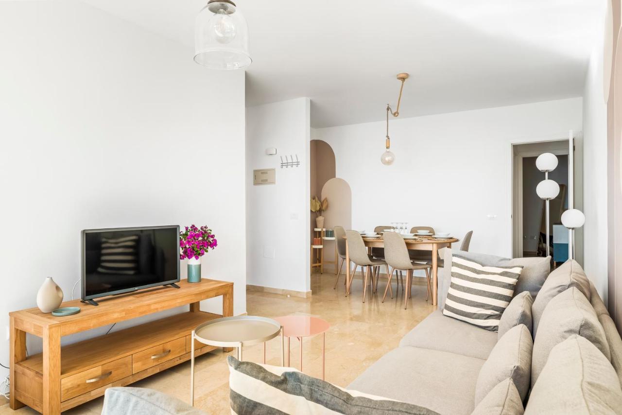 La Nea Beach Apartment Radazul 外观 照片