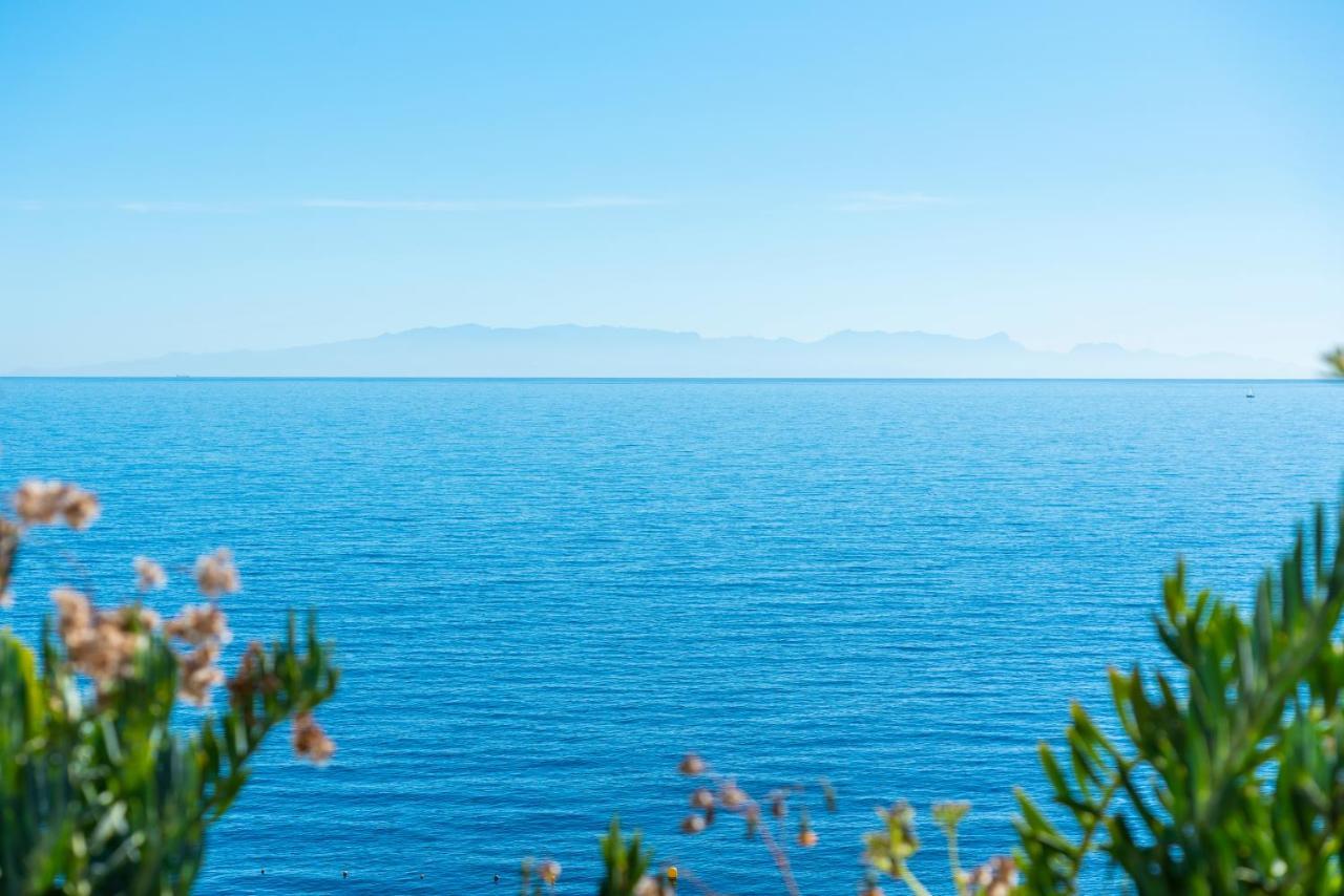 La Nea Beach Apartment Radazul 外观 照片
